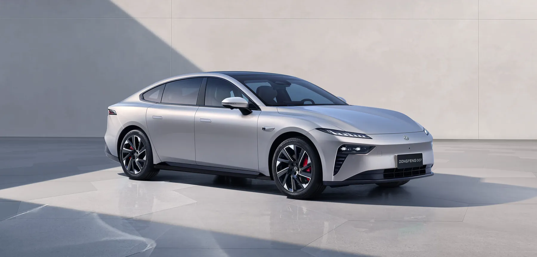 Dongfeng Eπ 007 EV 530 km vista principal