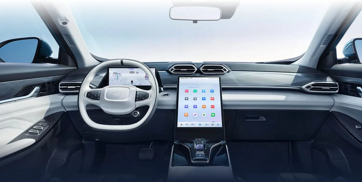 Detalle frontal del Mage PHEV