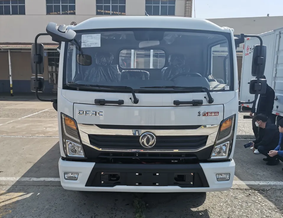 Dongfeng EV 400 5 T vista 2