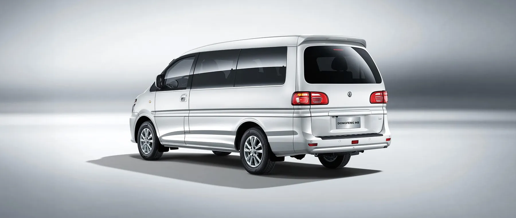 Dongfeng Microbus M5 vista principal