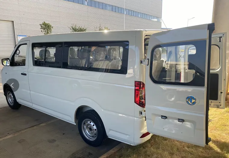 Dongfeng MINI VAN PASAJEROS vista principal